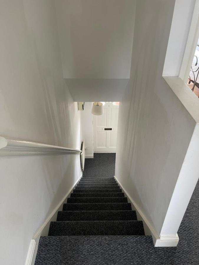 House Number 12 Sleeps Up To 4 With Smart Tvs In Every Room Wellington  Exteriör bild